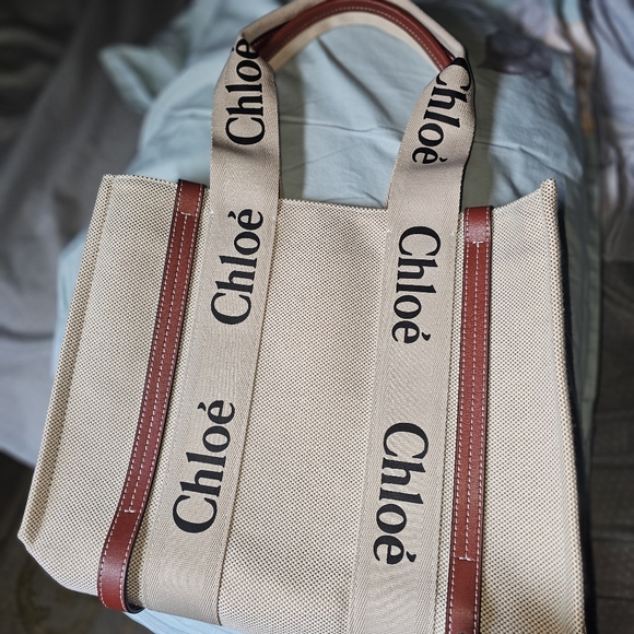 Authentic Chloé Woody Medium Tote Bag in beige linen canvas with leather Trim - Picture 1 of 7